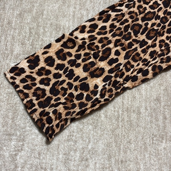 Torrid sz 3 3x 22/24 Leopard cheetah leopard tunic Stretch v neck 3/4 sleeve - Picture 6 of 8